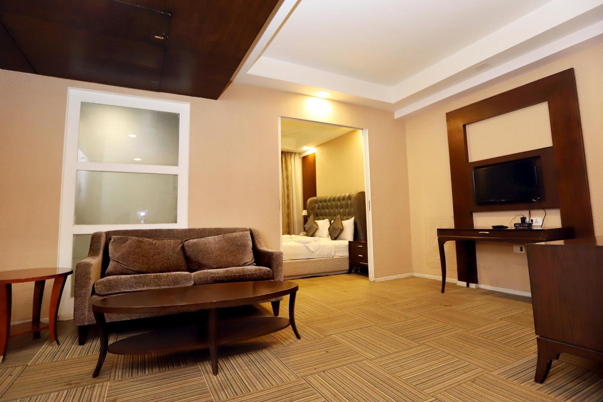 Jalsa Hotel & Banquets,Indaur Exteriér fotografie