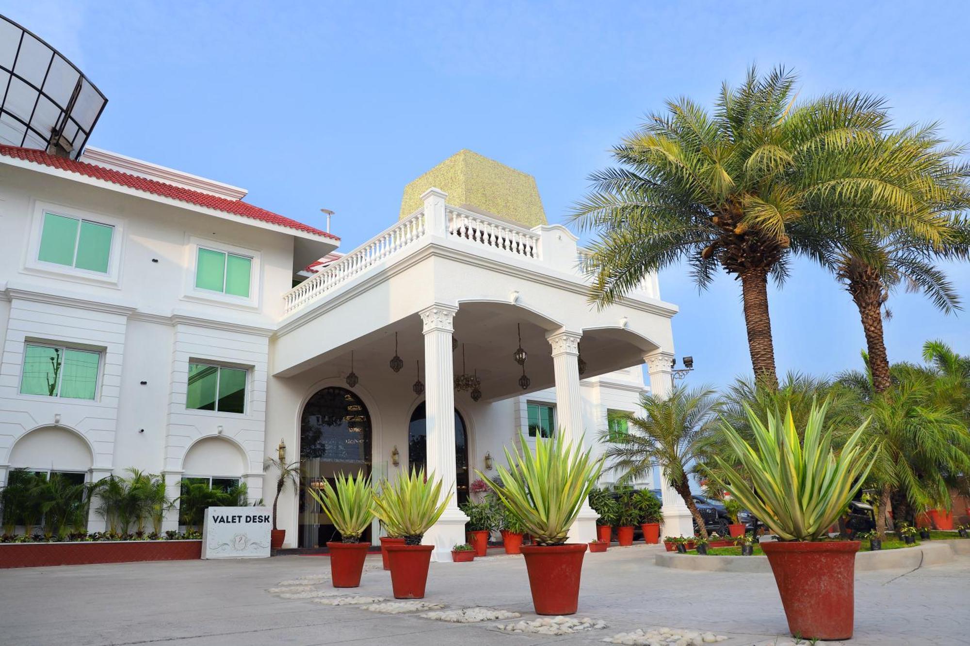 Jalsa Hotel & Banquets,Indaur Exteriér fotografie
