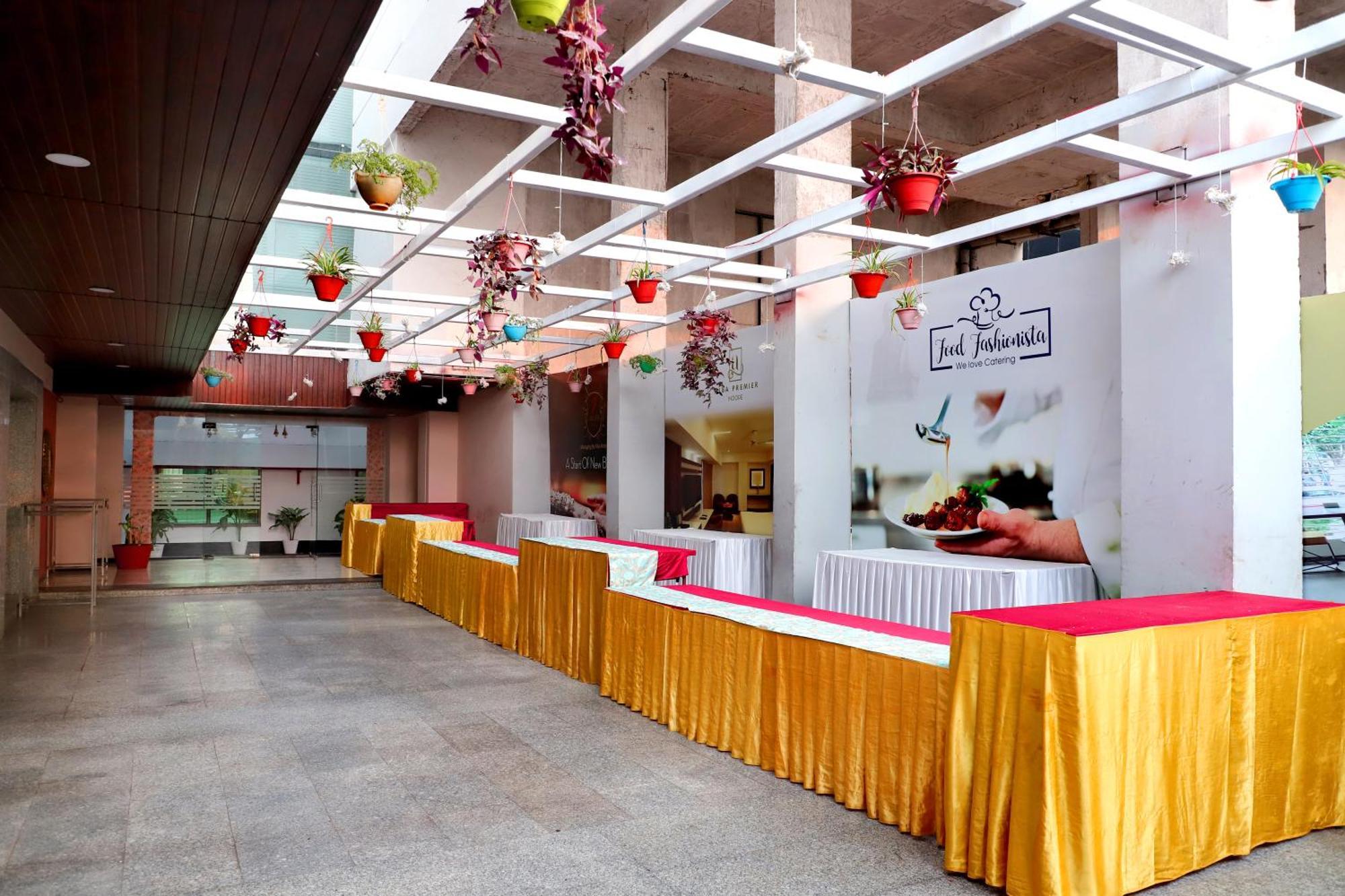Jalsa Hotel & Banquets,Indaur Exteriér fotografie