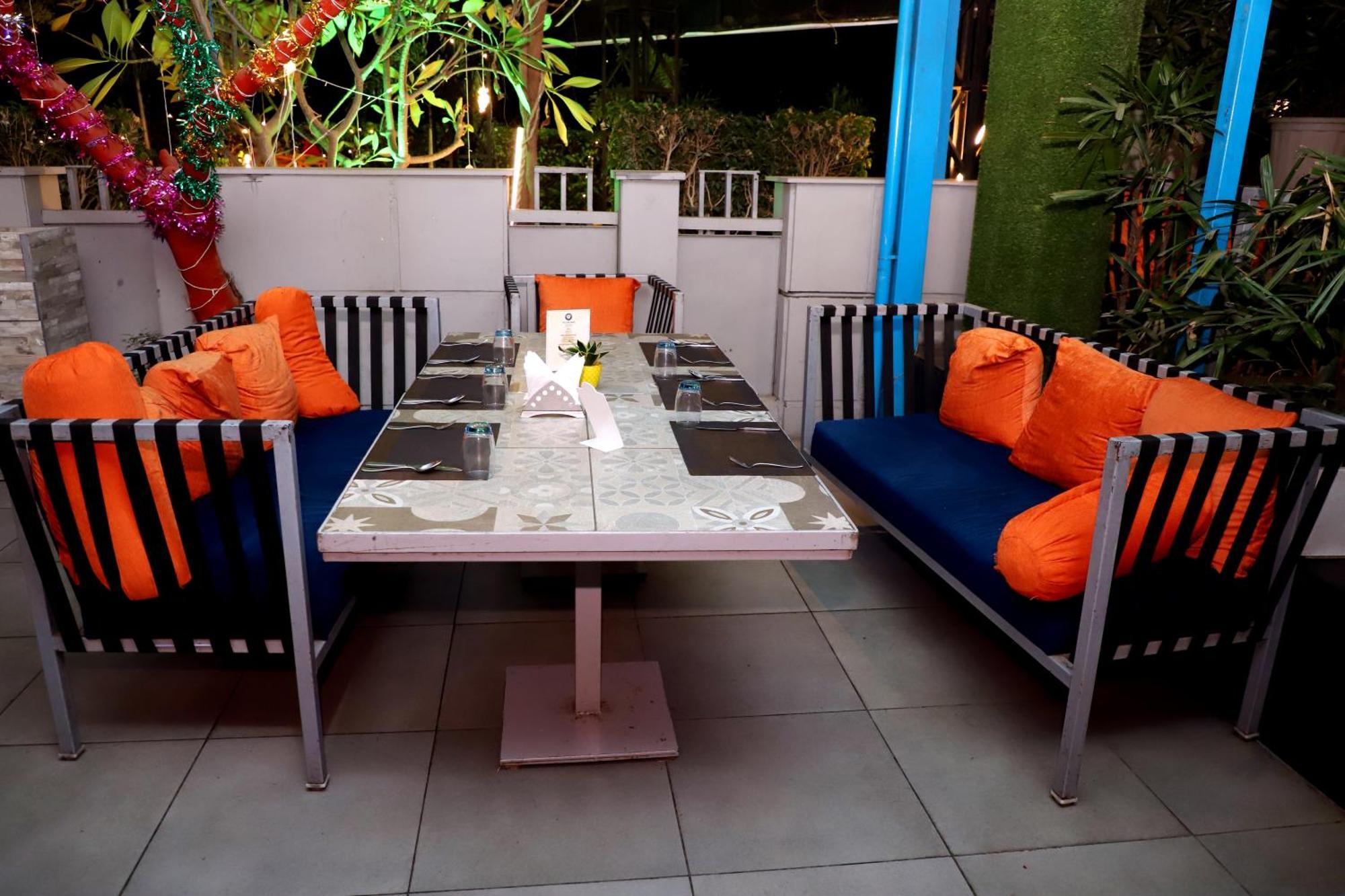 Jalsa Hotel & Banquets,Indaur Exteriér fotografie